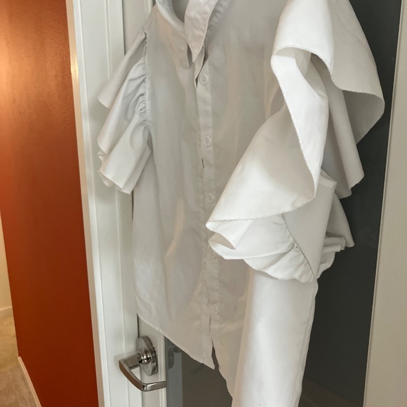 Cute white shirt with flowy arms! - Picture 3 of 3